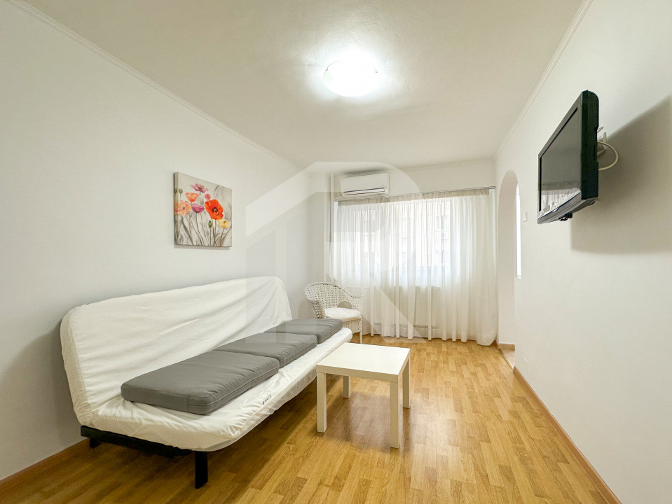 Panduri - garsonieră de vânzare, metrou Academia Militară