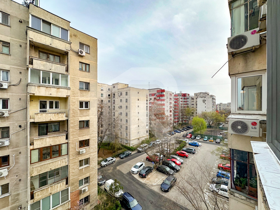 Panduri - garsonieră de vânzare, metrou Academia Militară