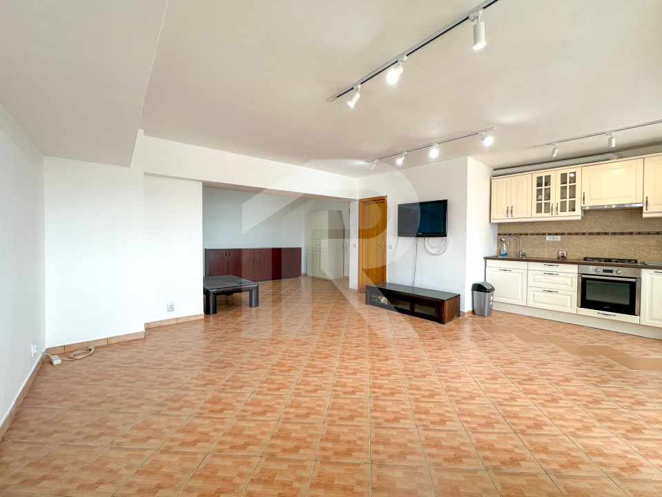 Rond Alba Iulia, apartament cu 3 camere de închiriat, pretabil firma