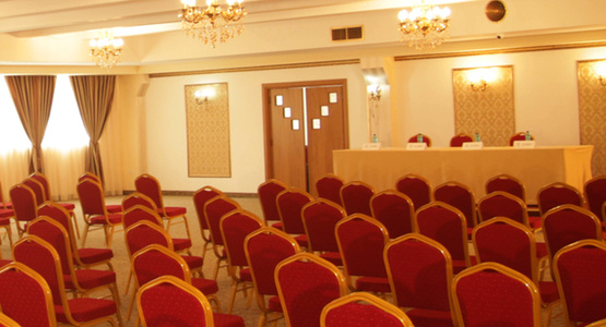 Spațiu Comercial tip Ballroom, 440 mp + 1000 mp parcare privata