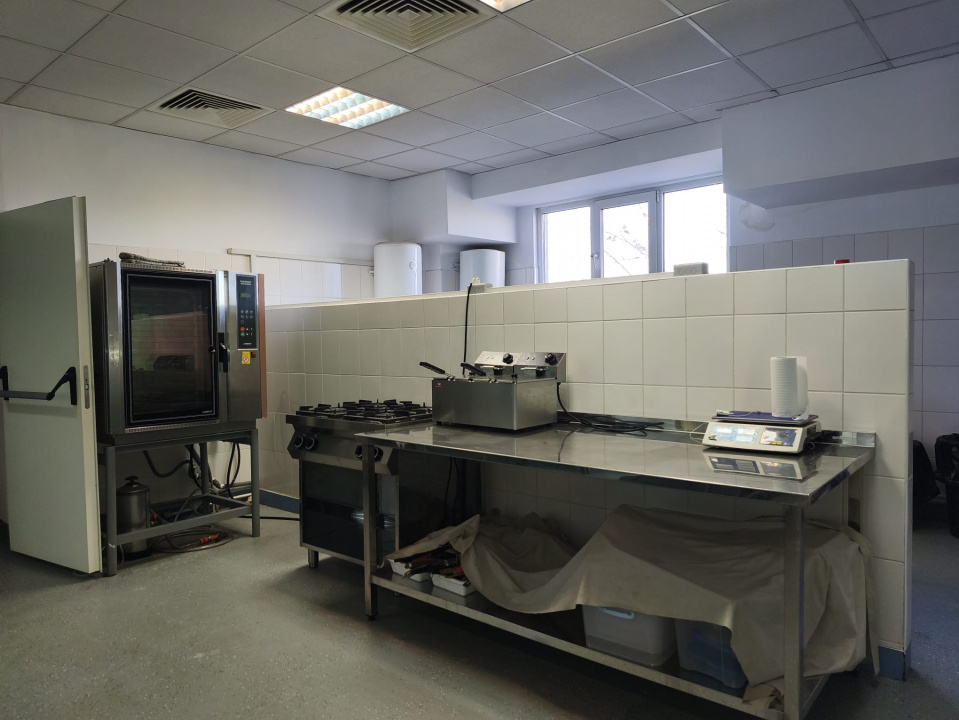 Spațiu Comercial tip Ballroom, 440 mp + 1000 mp parcare privata