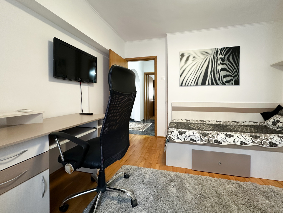 3 camere | 2 bai | Etaj 4 | Pasajul Mărășești | Unirii | 9 min Metrou