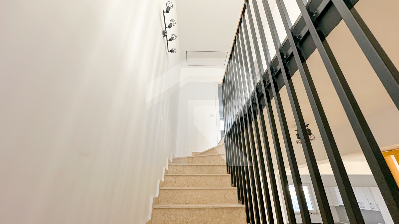 Casă cu 4 camere, TOATE utilitățile, Mamina-Vidra, COMISION 0