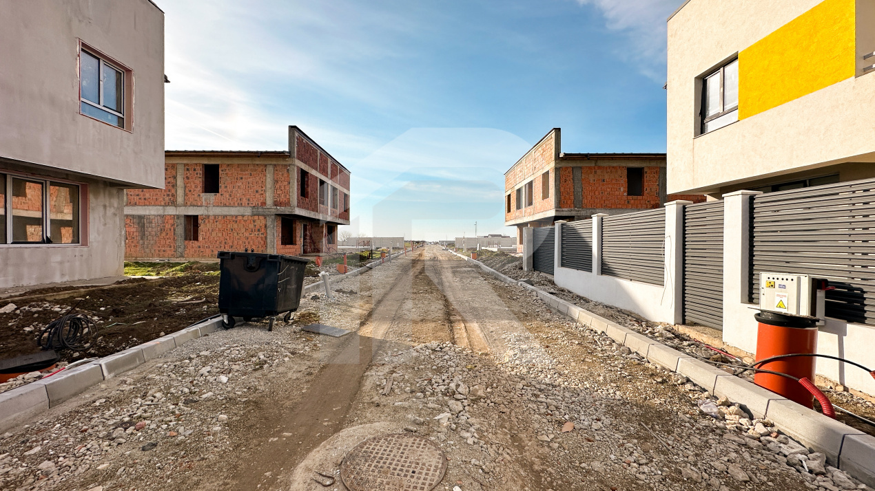 Casă cu 4 camere, TOATE utilitățile, Mamina-Vidra, COMISION 0