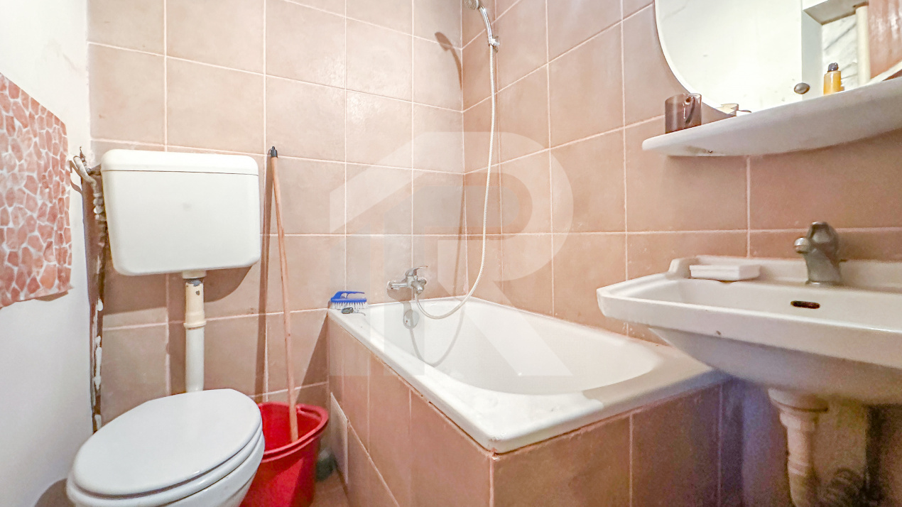 Doamna Ghica, Luntrei - garsoniera de vanzare, COMISION 0